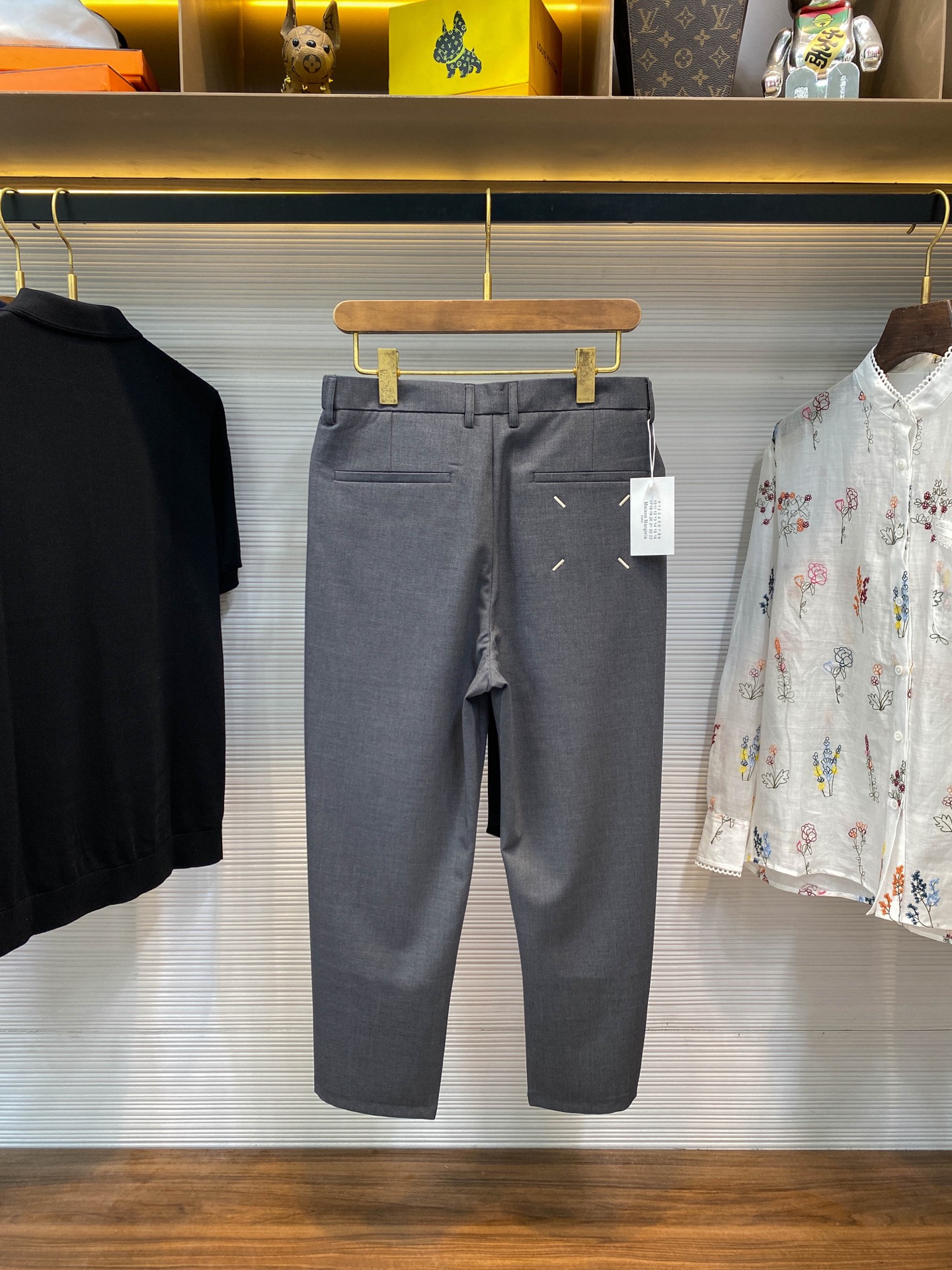 P924-MM6 25SS Grey Ricin Belts: Fashionable & Comfortable Male Pants with Unique Design - 图片 6