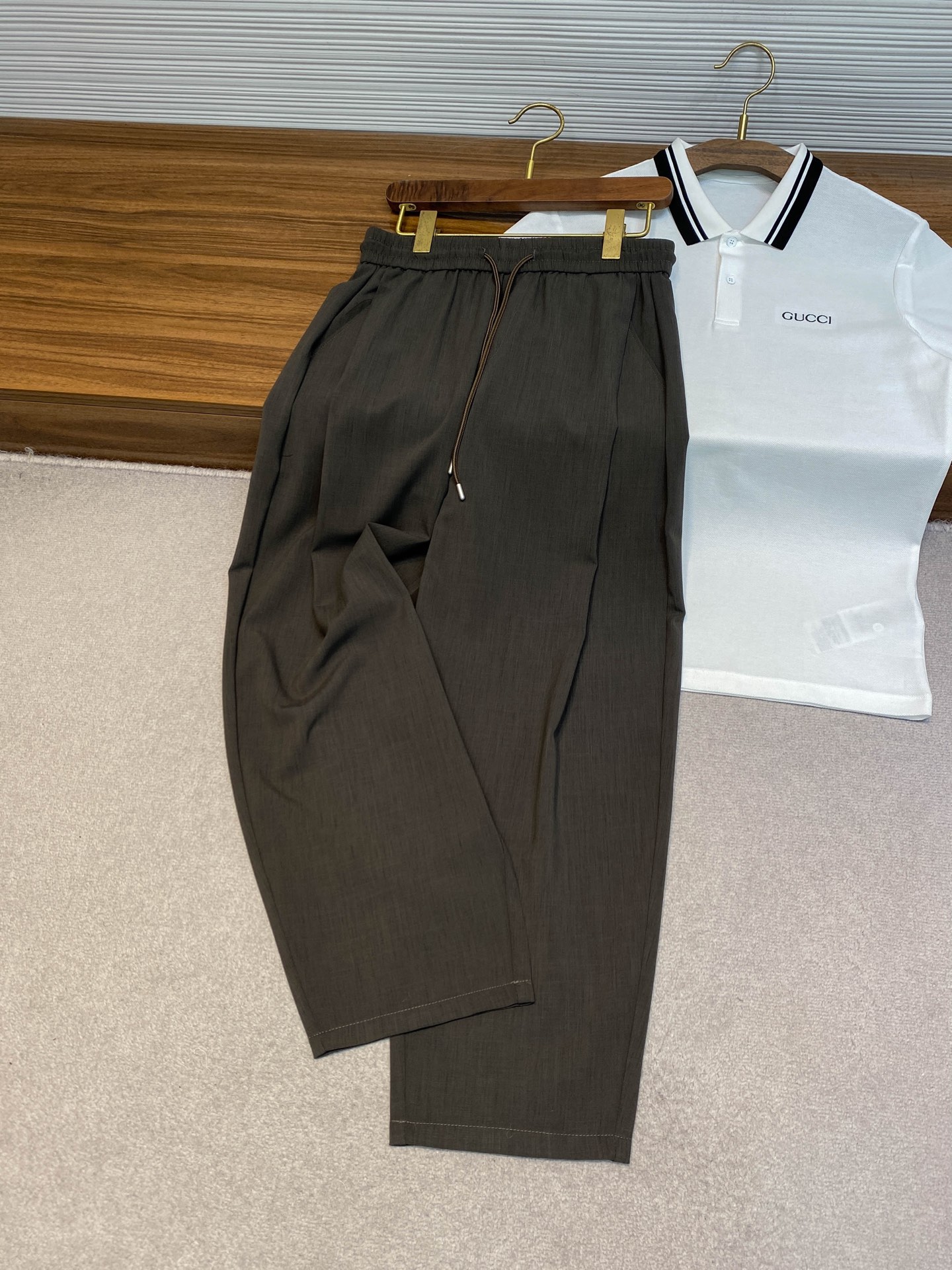 MM6 Silk Filament Tweezers Pants: Fashionable Comfort in Unique Design - 图片 9