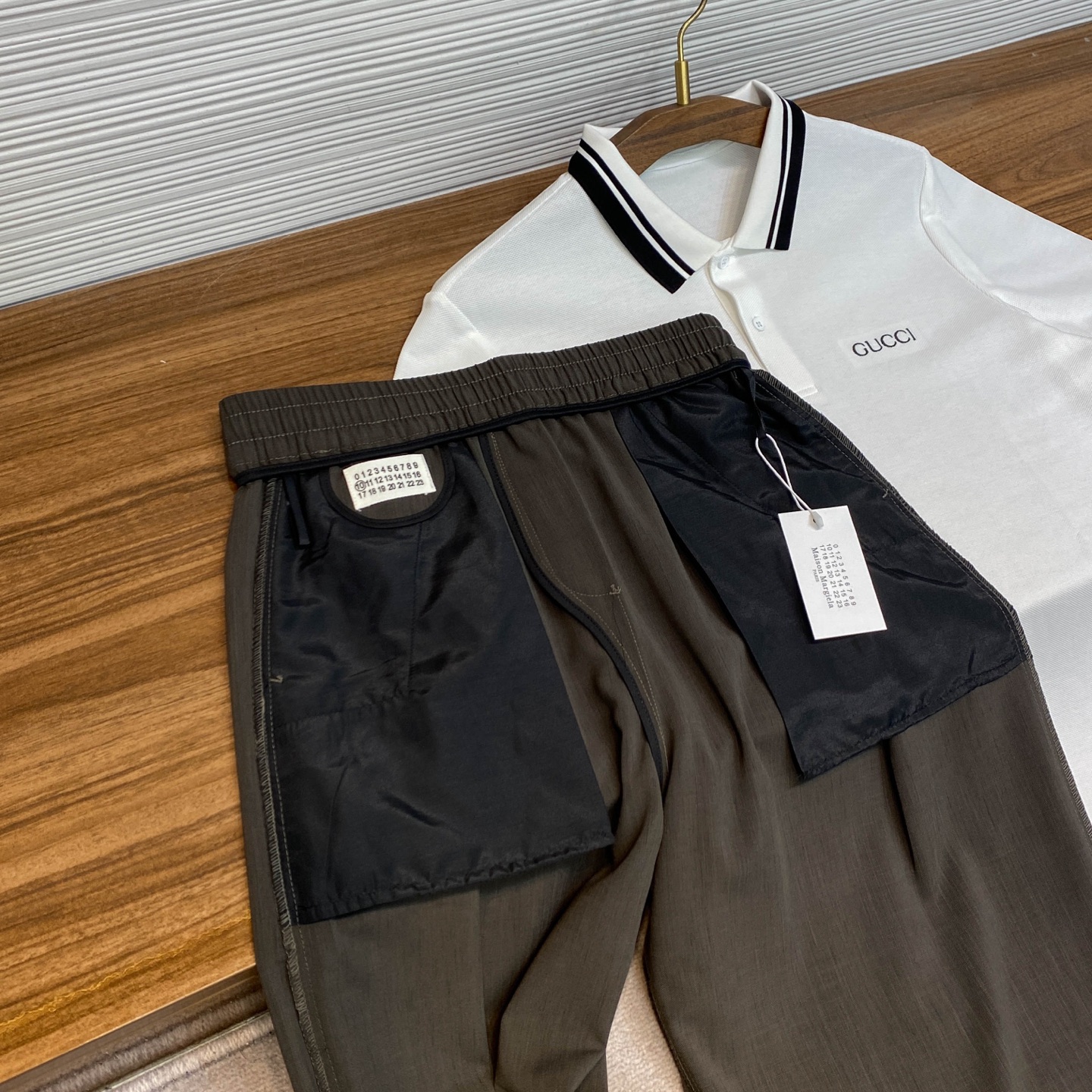 MM6 Silk Filament Tweezers Pants: Fashionable Comfort in Unique Fabric - 图片 6