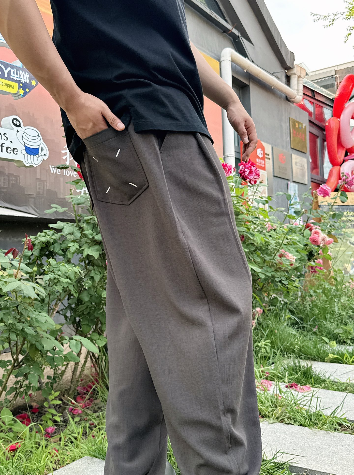 MM6 Silk Filament Tweezers Pants: Fashionable Comfort with Unique Design - 图片 7