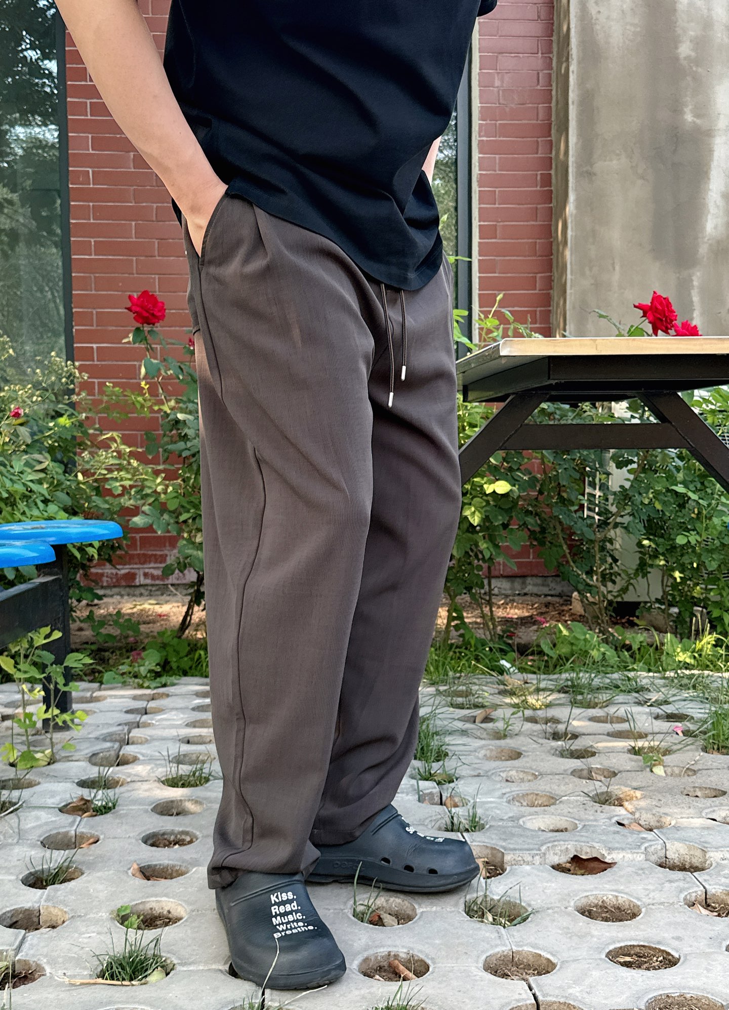 MM6 Silk Filament Tweezers Pants: Fashionable Comfort with Unique Design - 图片 6
