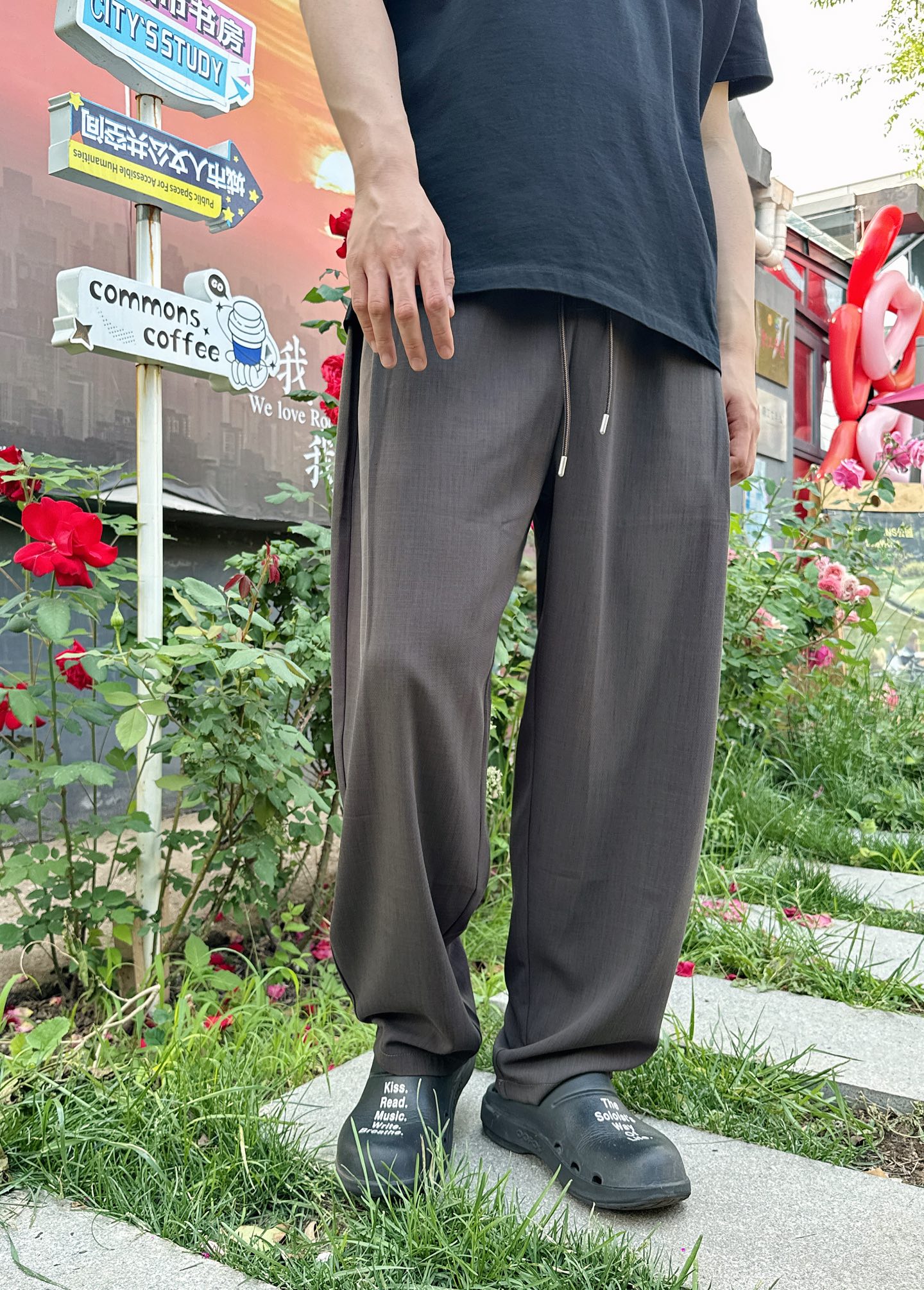 MM6 Silk Filament Tweezers Pants: Fashionable Comfort with Unique Design - 图片 8