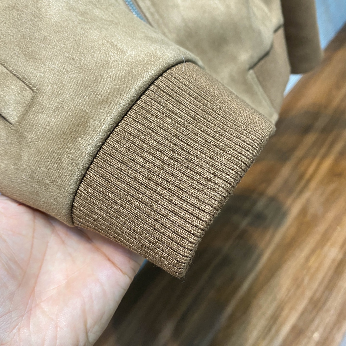 PRA25FW秋冬新款环保麂皮绒针织拼接翻领夹克，男士金属三角标徽章口袋时尚休闲拉链夹克外套！贸易公司渠