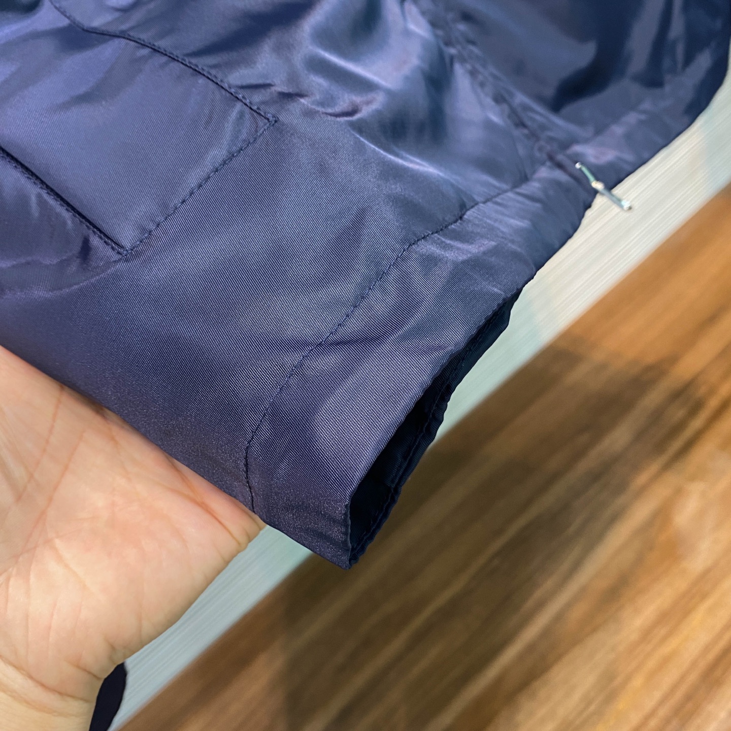 GU25FW秋冬新款蓝色密织尼龙防风拉链夹克，男士贴布刺绣标识可拆卸连帽时尚撞色机能夹克外套！贸易公司渠