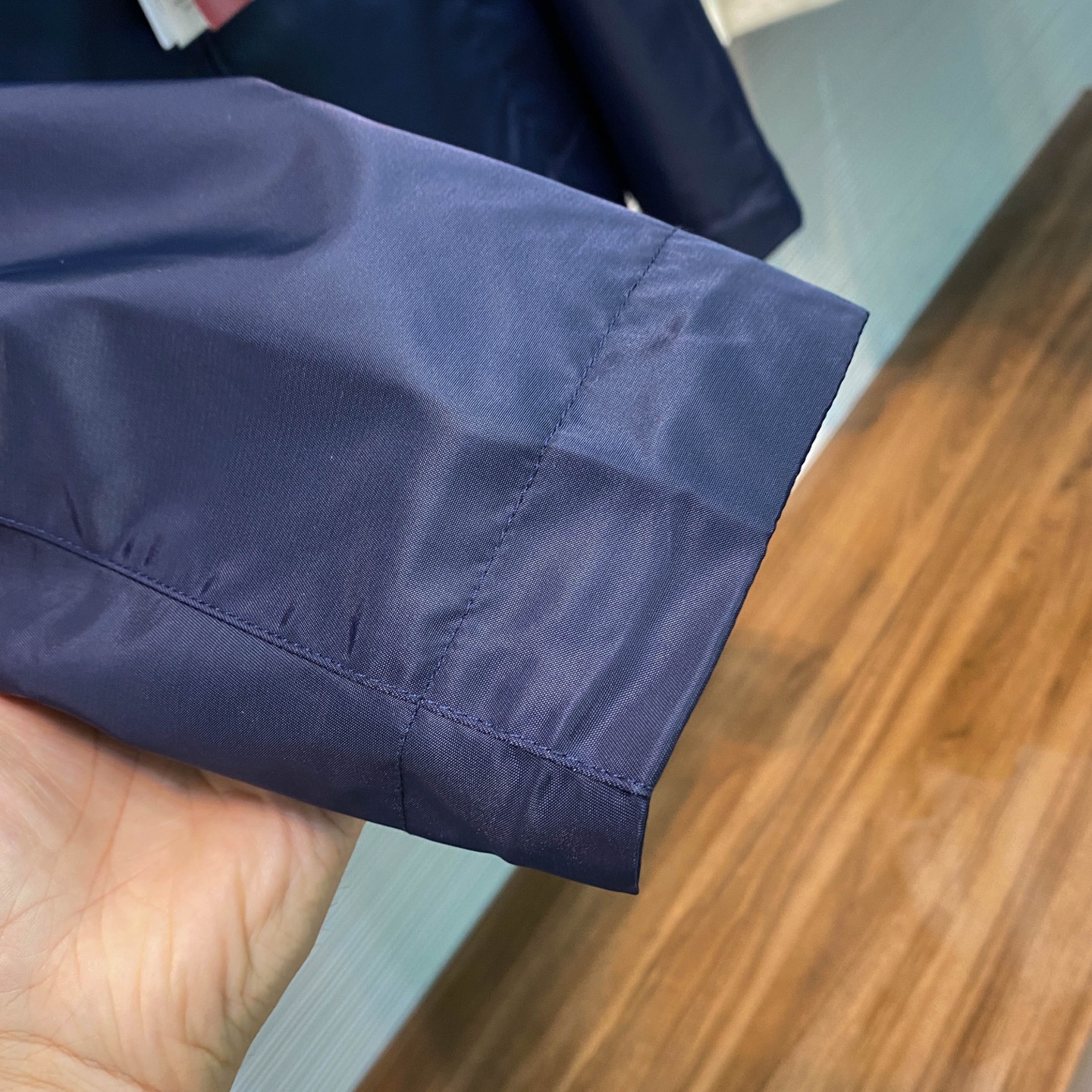 GU25FW秋冬新款蓝色密织尼龙防风拉链夹克，男士贴布刺绣标识可拆卸连帽时尚撞色机能夹克外套！贸易公司渠