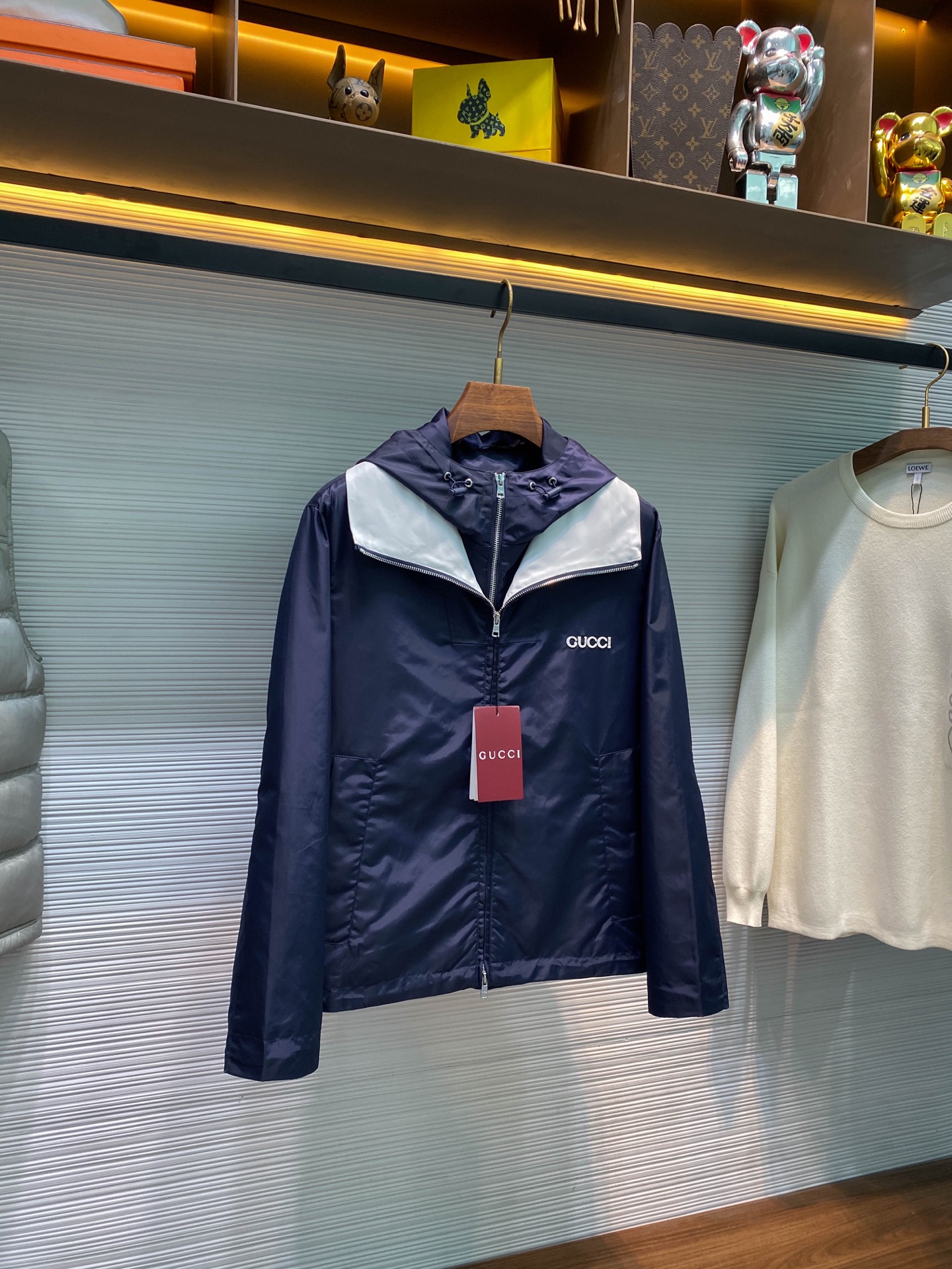 GU25FW秋冬新款蓝色密织尼龙防风拉链夹克，男士贴布刺绣标识可拆卸连帽时尚撞色机能夹克外套！贸易公司渠