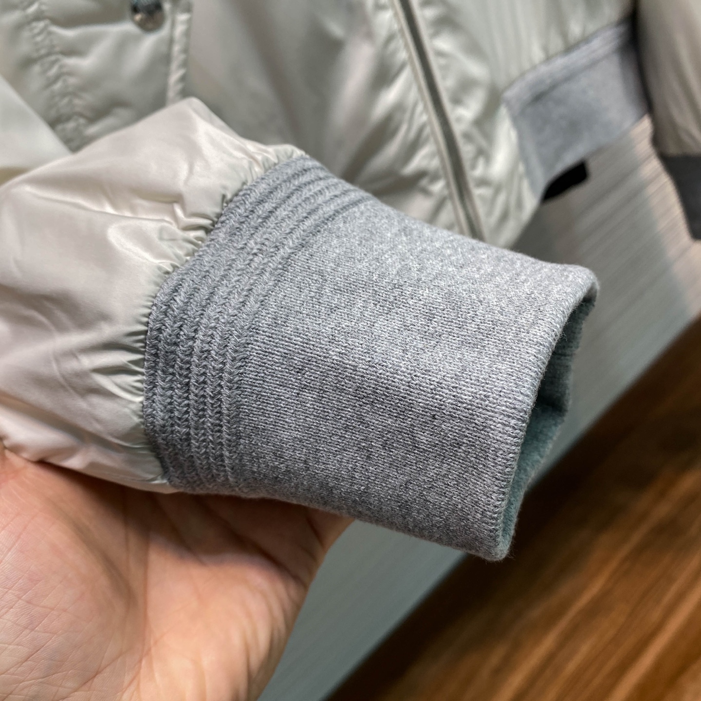 MOC25FW秋冬新款密织尼龙立领羽绒夹克，男士轻薄款羽绒绗缝内衬飞行员拉链羽绒服夹克外套！贸易公司渠道