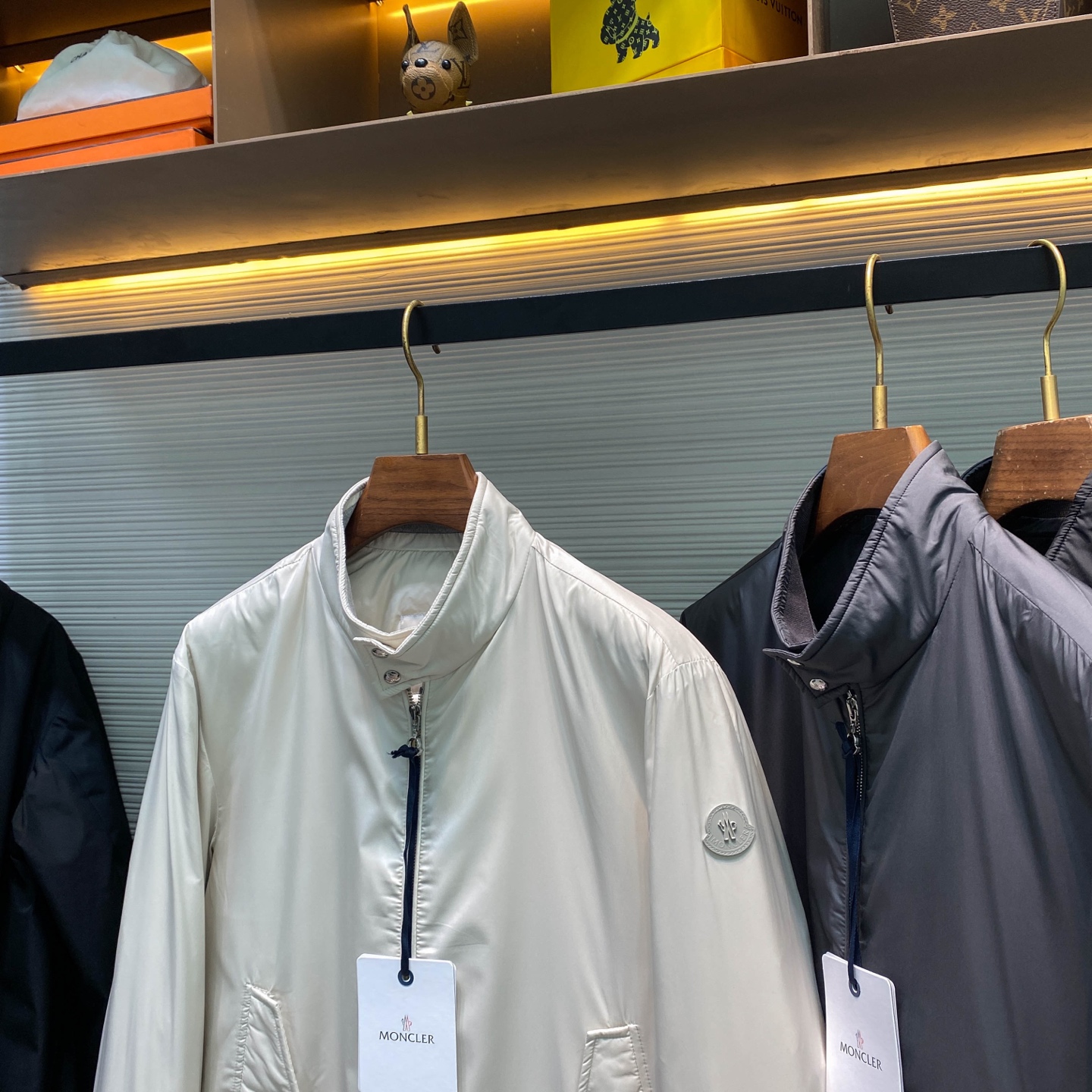 MOC25FW秋冬新款密织尼龙立领羽绒夹克，男士轻薄款羽绒绗缝内衬飞行员拉链羽绒服夹克外套！贸易公司渠道