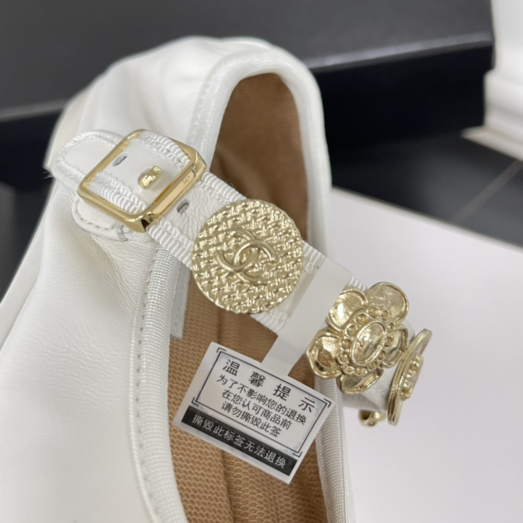 NO:236244,Button details!  Pure handmade exquisite feel!  The inner high-density towel is spliced ​​with sheepskin, making it comfortable to wear on your feet and not easy to get your feet!  ,Mary Jane,Mary Jane,Sheepskin19860909扣子细节！纯手工制作的精致感！内里高密度毛巾里拼接羊皮,上脚舒适感不易磨脚！,玛丽珍,mary jane,sheepskin,Women's Shoes