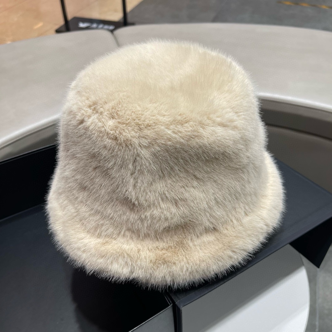 BURBERRY巴宝莉秋冬新款羊羔毛渔夫帽超好搭配闭眼入的一款