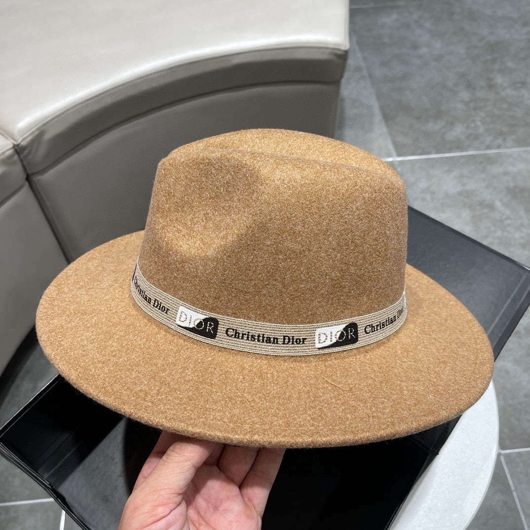 NO:190834,Dior's new autumn and winter models are on the shelves of simple fisherman's hats, Japanese and Korean style, and they look super good when they are matched!  When traveling, you must buy an elegant breathable sun hat for women's sun protection big brim hat French hat fisherman hat fashion, hat, dior, espadrilles, hats19860909迪奥秋冬新款上架简约渔夫帽,日韩风格,随便搭配都超好看！出门旅游,绝对要入手的一款优雅透气遮阳帽女防晒大沿帽法式帽子渔夫帽时尚,帽子,dior,espadrilles,hats,hat