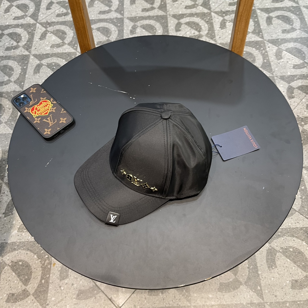 NO:191546,LV Louis Vuitton, classic original single baseball cap, LV leather embossed, hot-selling counters all year round, excellent reputation, light and breathable!  Excellent quality, basic head circumference 57, adjustable patch, popular!  Hat fisherman hat baseball hat knit hat, hat, louis vuitton, louis vuitton, espadrilles,hats19860909LV路易威登,经典原单棒球帽, LV真皮压花,专柜常年热卖款,口碑极佳,轻盈透气！质量超赞,基础头围57,贴片可调节, 爆款！帽子渔夫帽棒球帽针织帽,帽子,louis vuitton,louis vuitton,espadrilles,hats,hat