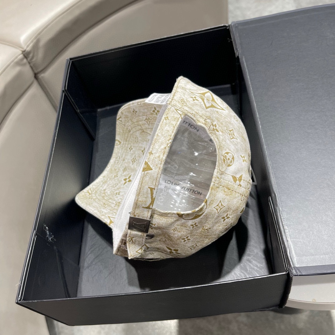 NO:192373,LV spring Louis Vuitton Baseball caps have always been a super popular item, it is really hard to find!  Men and women can wear it!  Hat fisherman hat baseball hat knit hat, hat, louis vuitton, louis vuitton, espadrilles,hats19860909LV春款路易威登 棒球帽一直都是超级受欢迎的单品,真的是一顶难求！男女可戴！ 帽子渔夫帽棒球帽针织帽,帽子,louis vuitton,louis vuitton,espadrilles,hats,hat