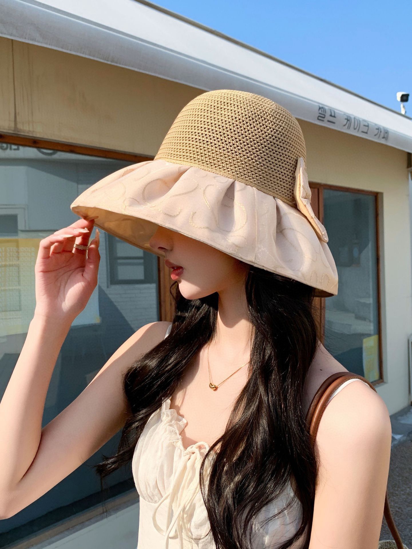 NO:192896,Chanel Chanel summer sun protection hat UV brim casual straw woven vinyl sun hat beach foldable straw hat bow hat fisherman hat baseball hat knit hat, hat, chanel, chanel, espadrilles, espadrilles, hats19860909香奈儿Chanel 夏季防晒帽防紫外线大檐休闲草编黑胶遮阳帽海滩可折叠草帽蝴蝶结帽子渔夫帽棒球帽针织帽,帽子,chanel,chanel,espadrilles,espadrilles,hats,hat