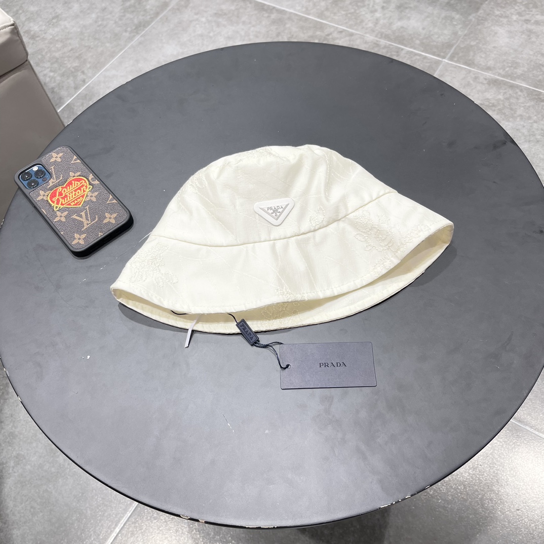 NO:193306,[Prada] New spring and summer big-brand inverted triangular fisherman hat, new style shipped, big-brand models are super easy to match, buy them quickly!  Hat Straw Hat Fisherman Hat Baseball Hat, Hats, Prada, espadrilles, hats19860909【普拉达】春夏新款大牌倒三角渔夫帽,新款出货,大牌款超好搭配,赶紧入手！帽子草帽渔夫帽棒球帽,帽子,prada,espadrilles,hats,hat
