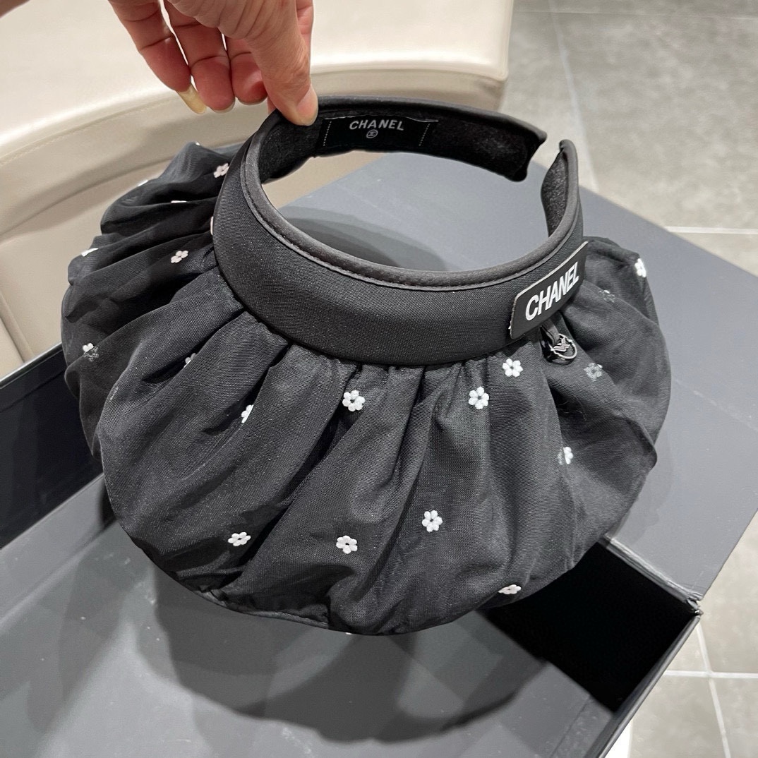 NO:193451,Ch@nel Chanel's new detailed debate camellia hat with super sweet and well-behaved small air top, with perfect details and texture!  Colorful whole summer hat fisherman hat baseball hat knit hat, hat, chanel, espadrilles, hats19860909Ch@nel 香奈儿新款细辩山茶花空顶帽超甜超乖的小空顶,细节和质感都拿捏得很完美！缤纷整个夏天帽子渔夫帽棒球帽针织帽,帽子,chanel,espadrilles,hats,hat