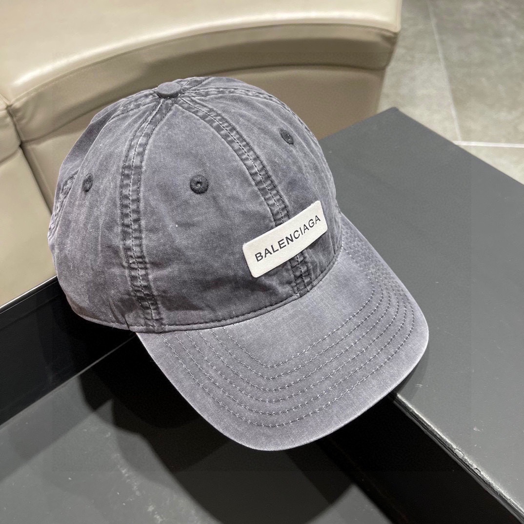 NO:193652,[Balenciaga] New rhinestone marking old baseball cap, new style shipped, big brand models are super easy to match, hurry up and buy them!  Hat fisherman hat baseball hat knit hat, hat, balenciaga, espadrilles,hats19860909【巴黎世家】新款水钻标做旧款棒球帽,新款出货,大牌款超好搭配,赶紧入手！帽子渔夫帽棒球帽针织帽,帽子,balenciaga,espadrilles,hats,hat