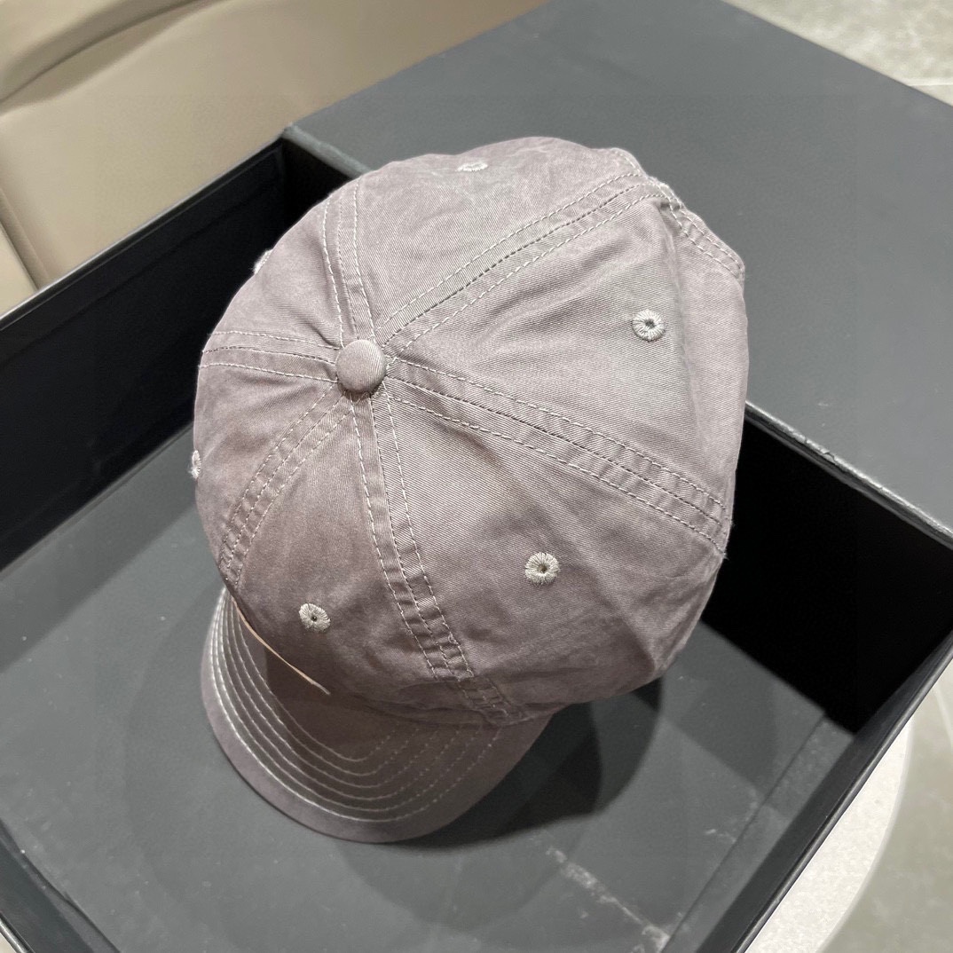 NO:193615,[Balenciaga] New rhinestone marking old baseball cap, new style shipped, big brand models are super easy to match, hurry up and buy them!  Hat fisherman hat baseball hat knit hat, hat, balenciaga, espadrilles,hats19860909【巴黎世家】新款水钻标做旧款棒球帽,新款出货,大牌款超好搭配,赶紧入手！帽子渔夫帽棒球帽针织帽,帽子,balenciaga,espadrilles,hats,hat