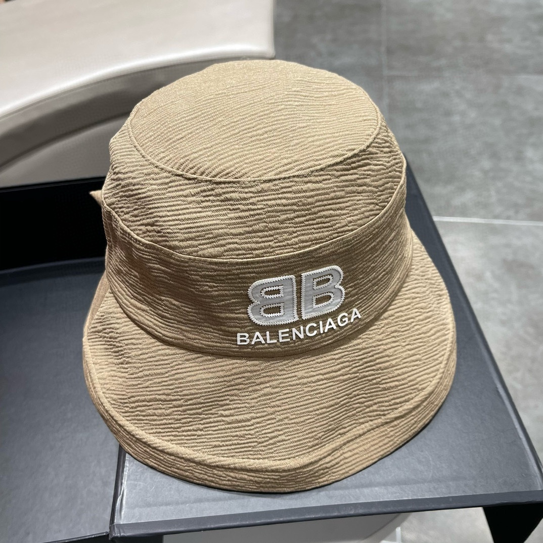 NO:194013,[Balenicaga] Spring new simple and trendy brand fisherman hat, new model shipped, big brand model is super easy to match, buy it now!  Hat fisherman hat baseball hat knit hat, hat, balenciaga, espadrilles,hats19860909【巴黎世家】春新款简约潮牌渔夫帽,新款出货,大牌款超好搭配,赶紧入手！ 帽子渔夫帽棒球帽针织帽,帽子,balenciaga,espadrilles,hats,hat