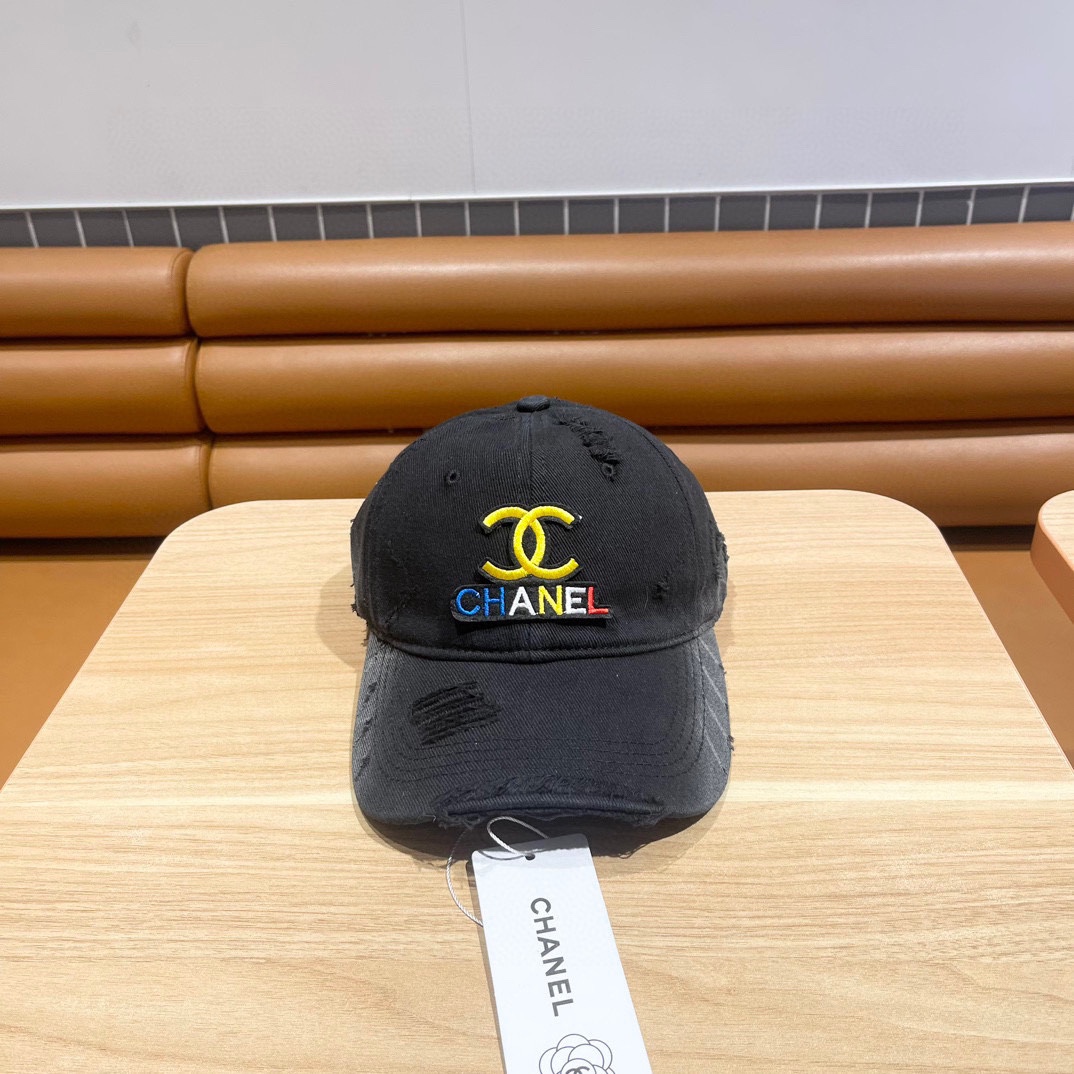 Chanel香奈儿 ✨ 春夏款棒球帽~ 新工艺 手工破洞设计 男女同款帽子渔夫帽棒球帽针织帽