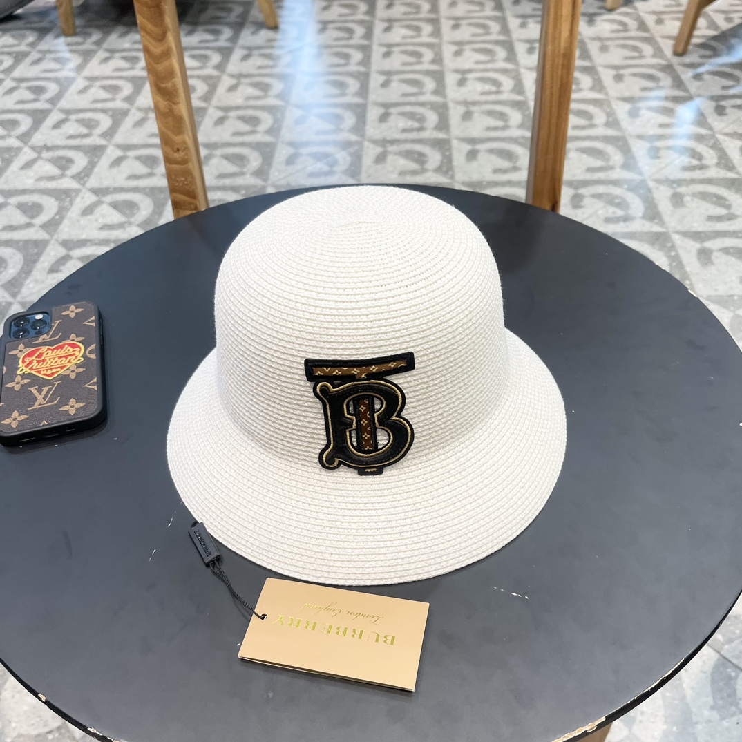 NO:194544,Burberry TB baseball cap, big brand synchronization, super easy to match, shipment hat, fisherman hat, baseball cap knit hat, hat, burberry, espadrilles, hats19860909巴宝莉 TB棒球帽,大牌同步,超好搭配,出货帽子渔夫帽棒球帽针织帽,帽子,burberry,espadrilles,hats,hat