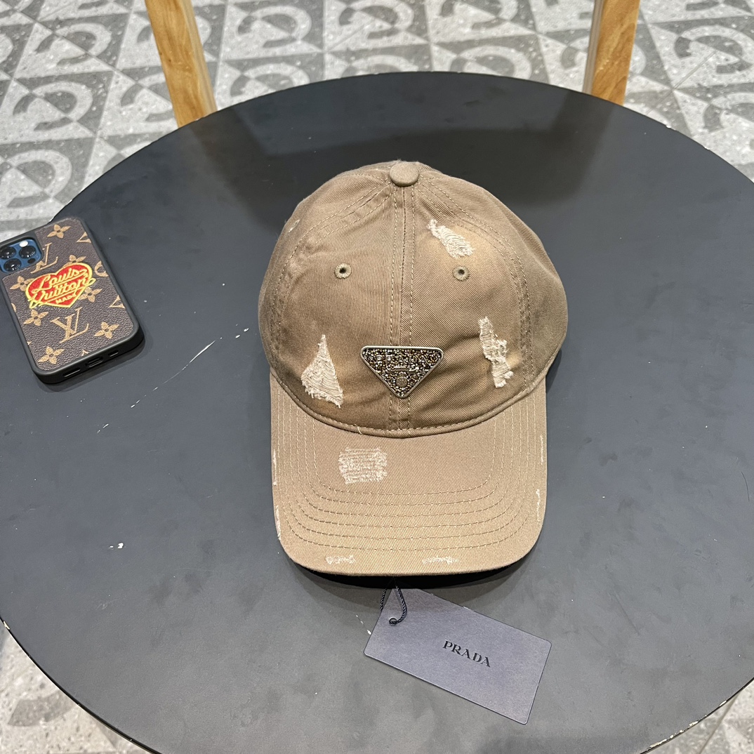 NO:194985,Prada Prada classic triangle baseball cap is a universal must-have style. It looks good after wearing for ten thousand years. Daily necessities. Perfect color. The hat is just right. It looks good when everyone wears it. The quality is excellent. Fashionable and versatile hat. Fisherman's hat. Baseball cap knit hat. Hats. Prada, Prada, espadrilles, hats.19860909普拉达prada 经典三角标棒球帽万能必留款 戴一万年都好看 日常刚需 颜色完美 帽型正点 简直谁戴都好看质量超赞 时尚百搭帽子渔夫帽棒球帽针织帽,帽子,prada,prada,espadrilles,hats,hat