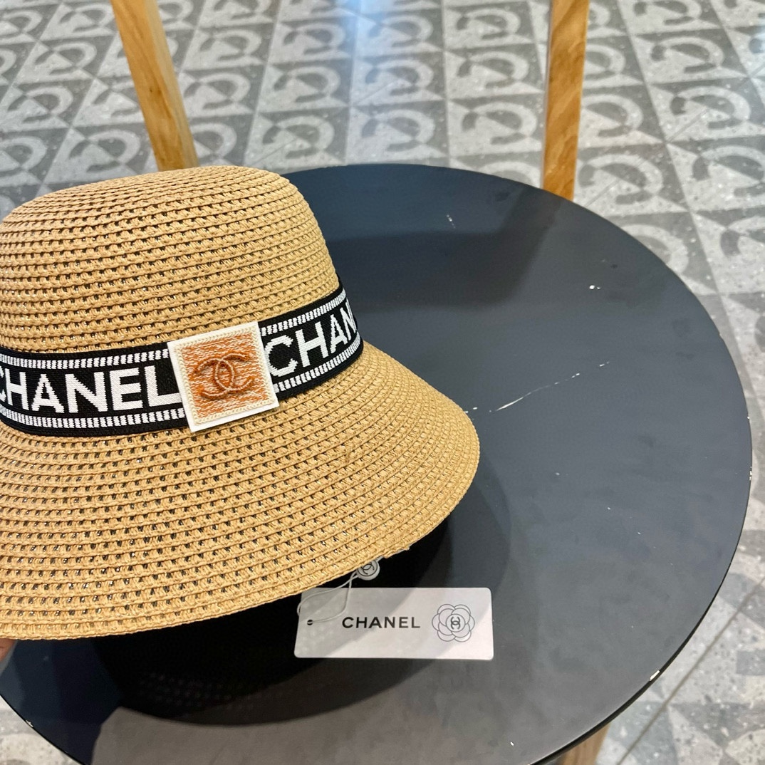 Chanel香奈儿2024新款草帽高密度制作一顶超级有品位的草帽了出街首选！帽型超美腻颜色妥妥轻便携带！
