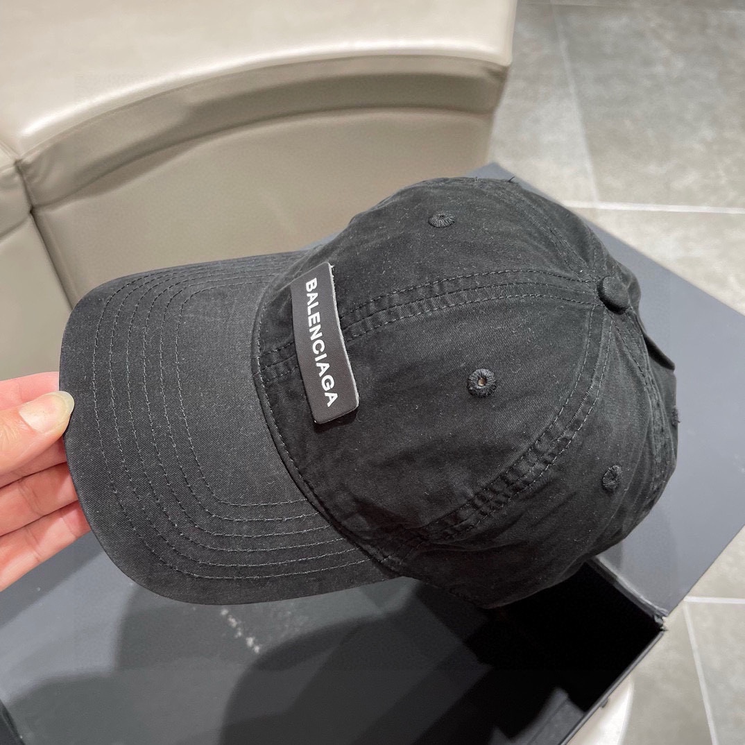 NO:195561,[Balenciaga] New rhinestone marking old baseball cap, new style shipped, big brand models are super easy to match, hurry up and buy them!  Hat fisherman hat baseball hat knit hat, hat, balenciaga, espadrilles,hats19860909【巴黎世家】新款水钻标做旧款棒球帽,新款出货,大牌款超好搭配,赶紧入手！帽子渔夫帽棒球帽针织帽,帽子,balenciaga,espadrilles,hats,hat