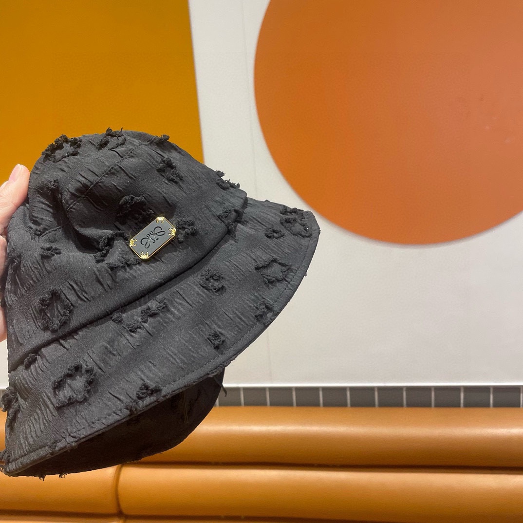 罗意威LOEWE新款设计渔夫帽质感超好外部线条定位标准做工精细简约大气低价走