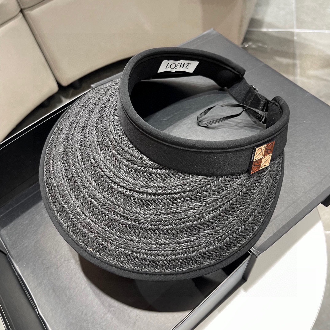 NO:196453,[Luo Yiwei] The popular Internet celebrity hard head hat, the most popular hat type this year, the material is finely crafted and easy to match!  Trendy people must have hats, fisherman hats, baseball hats, knit hats, hats, loewe, espadrilles, hats19860909【罗意威】爆款网红爆款硬顶空顶帽,今年最流行帽型,材质做工精细,好搭！潮人必备帽子渔夫帽棒球帽针织帽,帽子,loewe,espadrilles,hats,hat