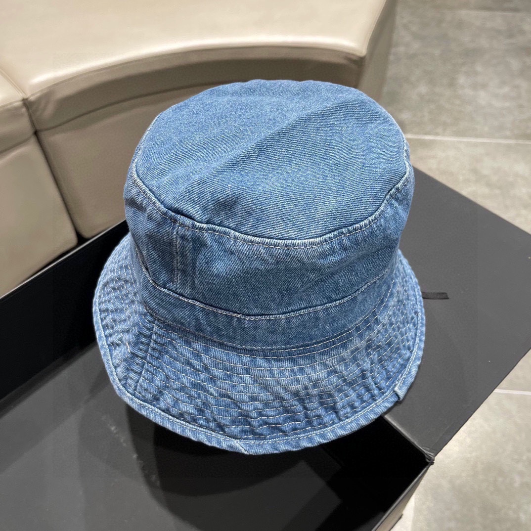 巴黎世家-复古洗水渔夫帽大热款风格非常复古！帽型非常赞大头围上头也很有型男女同款热卖！！