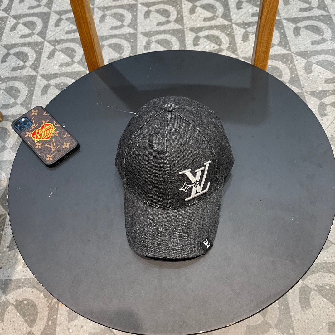 NO:196758,【LV Louis Vuitton】New early spring heavy industry embroidered baseball cap, classic counter model, universal hat for men and women fisherman hat baseball cap knit hat, hat, louis vuitton, louis vuitton, espadrilles, hats19860909【LV路易威登】早春新款重工刺绣棒球帽,专柜经典款,男女通用帽子渔夫帽棒球帽针织帽,帽子,louis vuitton,louis vuitton,espadrilles,hats,hat