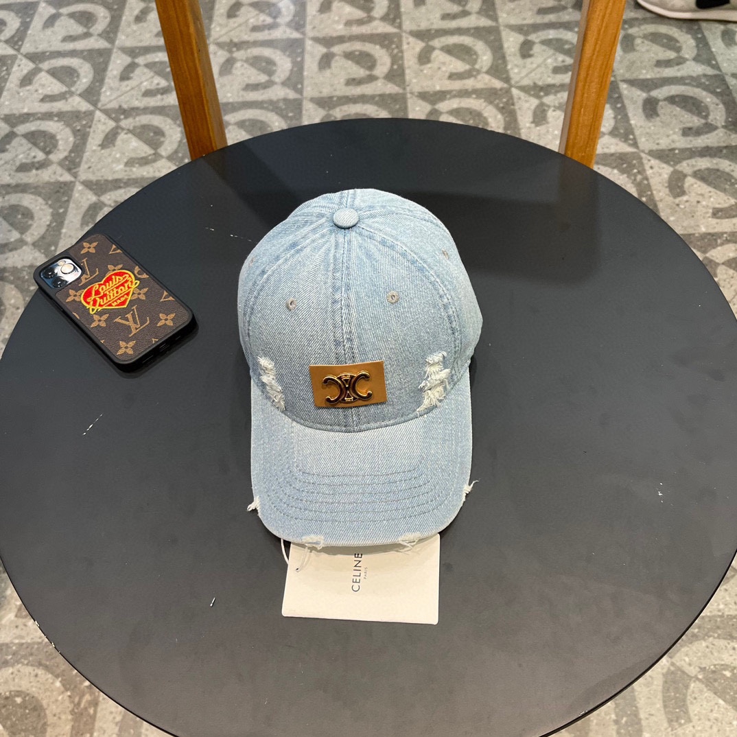 【CELINE】Gorra de béisbol de mezclilla con agujeros nueva de primavera/verano 2024 🧢, estilo de marca grande, súper fác…