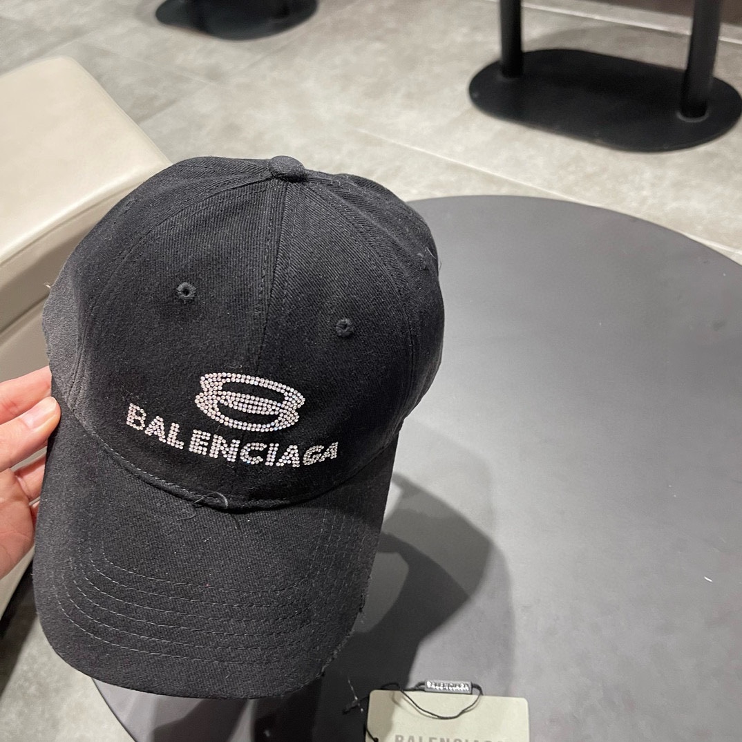 BALENCIAGA巴黎世家2024新款洗水烟灰色帽檐字母logo棒球帽很酷的色系男女佩戴都有不同sty