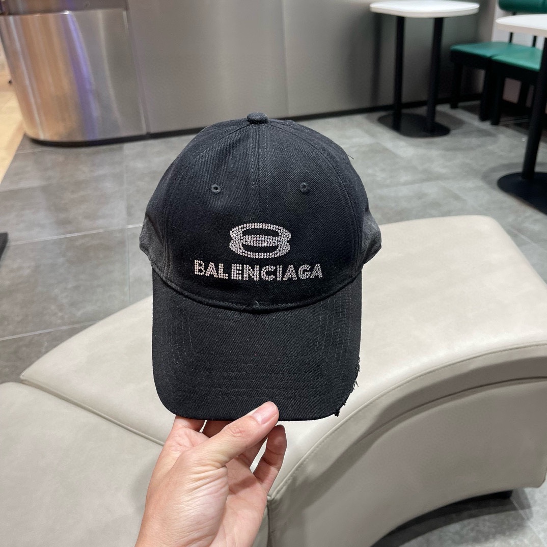 BALENCIAGA巴黎世家2024新款洗水烟灰色帽檐字母logo棒球帽很酷的色系男女佩戴都有不同sty