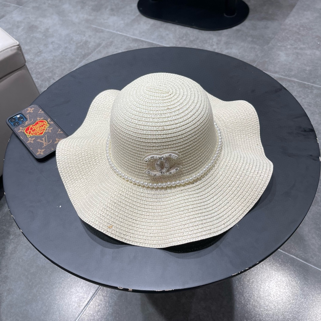 NO:197528,Chanel Chanel new ruffled pearl style large-rimmed top hat basin hat, a must-have matching, adjustable rope hat, fisherman hat baseball hat knit hat, hat, chanel, chanel, espadrilles, hats19860909Chanel香奈儿 新款荷叶边珍珠款大沿礼帽盆帽草帽,出街必备超好搭配,有调节绳帽子渔夫帽棒球帽针织帽,帽子,chanel,chanel,espadrilles,hats,hat