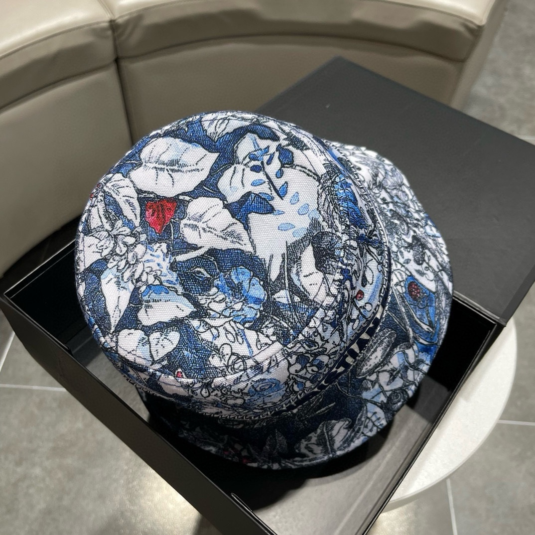 Versión alta. 👒Dior👒 Nuevo sombrero de pescador Dior, look de aeropuerto ab, calidad de versión de compra, un sombrer…