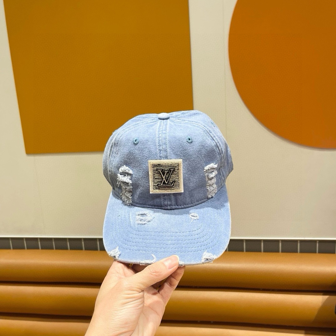 NO:199335,LV Louis Vuitton's new ripped baseball cap is popular with technology upgrades, and it is full of street style. It is more in line with the style of the current fashionable little brother and sister. The airport street photography is super cool!  Hat fisherman hat baseball hat knit hat, hat, louis vuitton, louis vuitton, espadrilles,hats19860909LV路易威登新款破洞棒球帽 火爆技术升级,街头风十足 更符合现在时尚小哥哥小姐姐的style,机场街拍超飒！帽子渔夫帽棒球帽针织帽,帽子,louis vuitton,louis vuitton,espadrilles,hats,hat