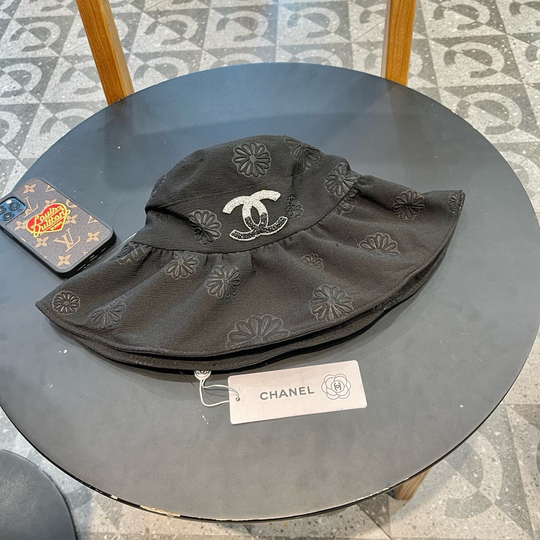 NO:200216,【Chanel Chanel】New large-edge folding sunshade fisherman hat~Simple and atmospheric. Small fragrance style sunshade effect is excellent, and it will not deform the hat Fisherman hat Baseball hat Knitted hat, hat, chanel, chanel, espadrilles, hats19860909【Chanel香奈儿】新款大沿折叠款遮阳渔夫帽～简约大气 小香风遮阳效果一绝、随意折叠都不会变形帽子渔夫帽棒球帽针织帽,帽子,chanel,chanel,espadrilles,hats,hat