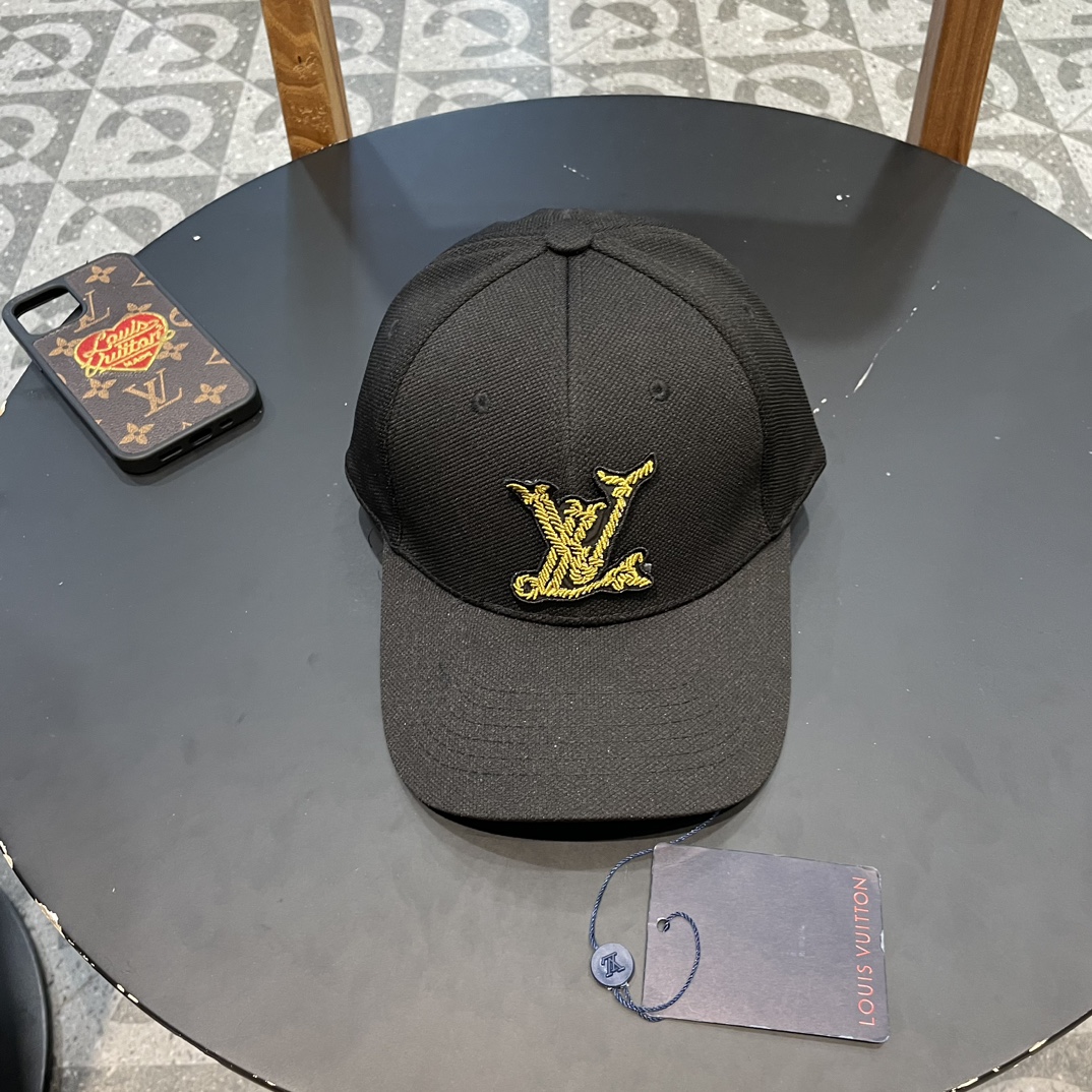 NO:200347,LV new baseball cap high quality customization!  This one must be a favorite of minimalism. It is clean, neat, fashionable and versatile, and definitely not picky about face shape!  A fashionable and classic ten thousand-year-old model!  Hat fisherman hat baseball hat knit hat, hat, louis vuitton, espadrilles,hats19860909LV新款棒球帽 高品质定制！这款必定是极简主义的最爱 干净,利索,时尚百搭,绝对不挑脸型！ 属于时尚经典的万年款！帽子渔夫帽棒球帽针织帽,帽子,louis vuitton,espadrilles,hats,hat