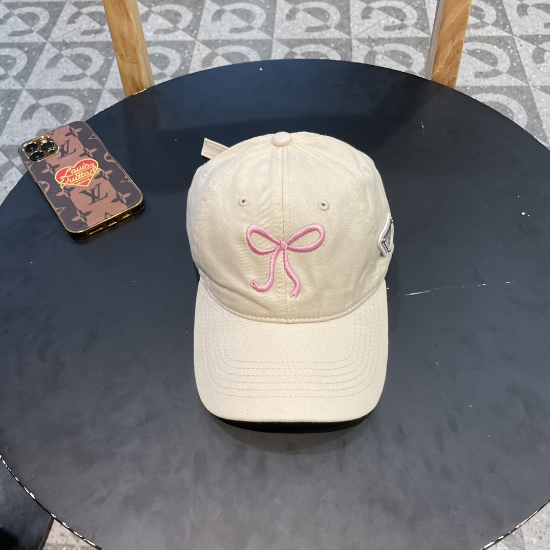 NO:201504,[Prada] New embroidered baseball cap, shipped simultaneously in the counter, big brand models are super easy to match, buy them quickly!  Hat fisherman hat baseball hat knit hat, hat, prada, espadrilles, hats19860909【普拉达】新款刺绣棒球帽,专柜同步出货,大牌款超好搭配,赶紧入手！帽子渔夫帽棒球帽针织帽,帽子,prada,espadrilles,hats,hat