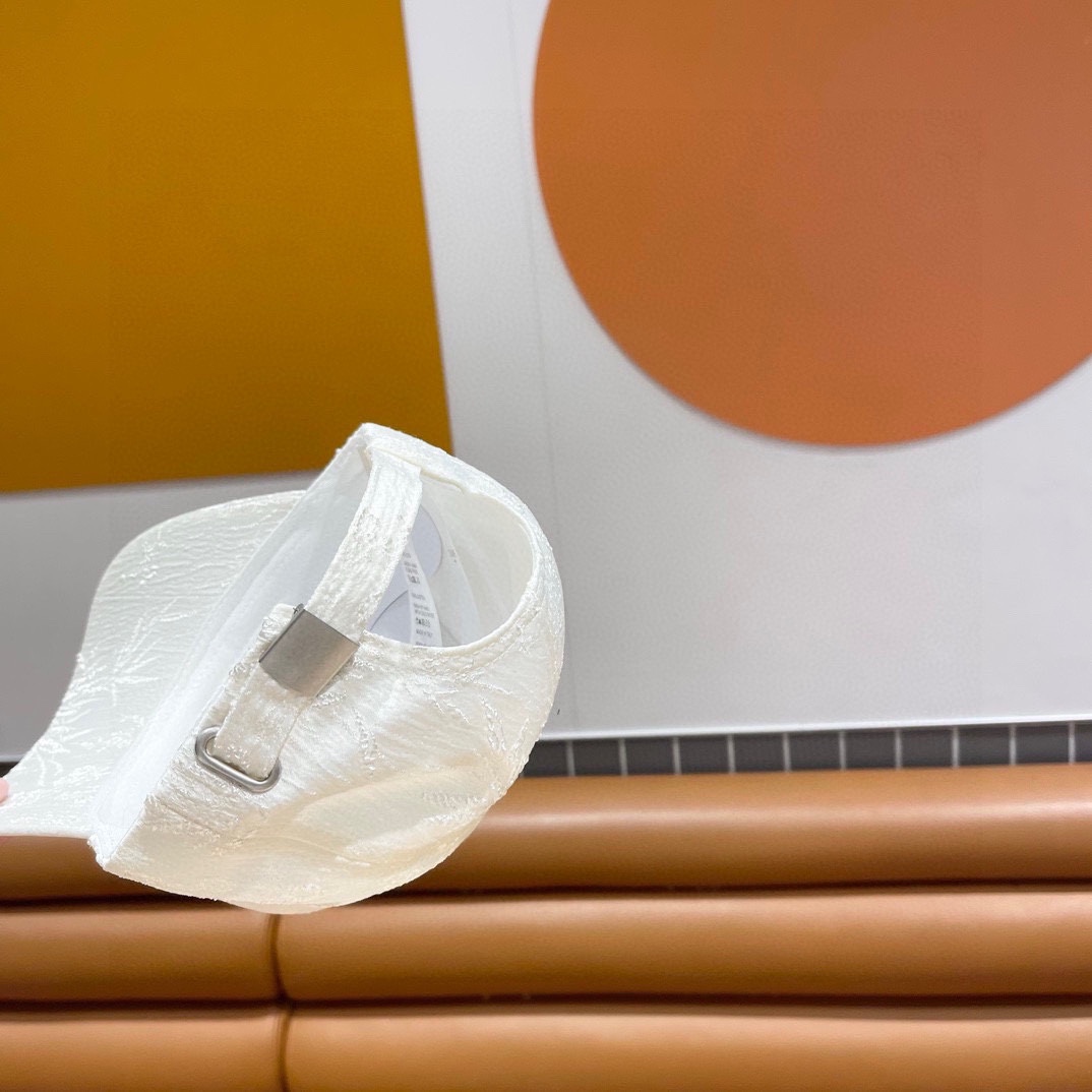 NO:201219,CELIN* ·Celinss' new Arc de Triomphe embroidered baseball cap hat style is completely customized. Arc de Triomphe pattern seals are different from the market version, and the size and wool texture are all restored. Hats Fisherman's hat Baseball cap knitted hat, hat, celine, celine, espadrilles, hats19860909CELIN*·赛琳ss新款凯旋门刺绣棒球帽帽型完全按照定做.凯旋门图案章仔区别市面版本,大小及圈圈毛质感全部还原.帽子渔夫帽棒球帽针织帽,帽子,celine,celine,espadrilles,hats,hat