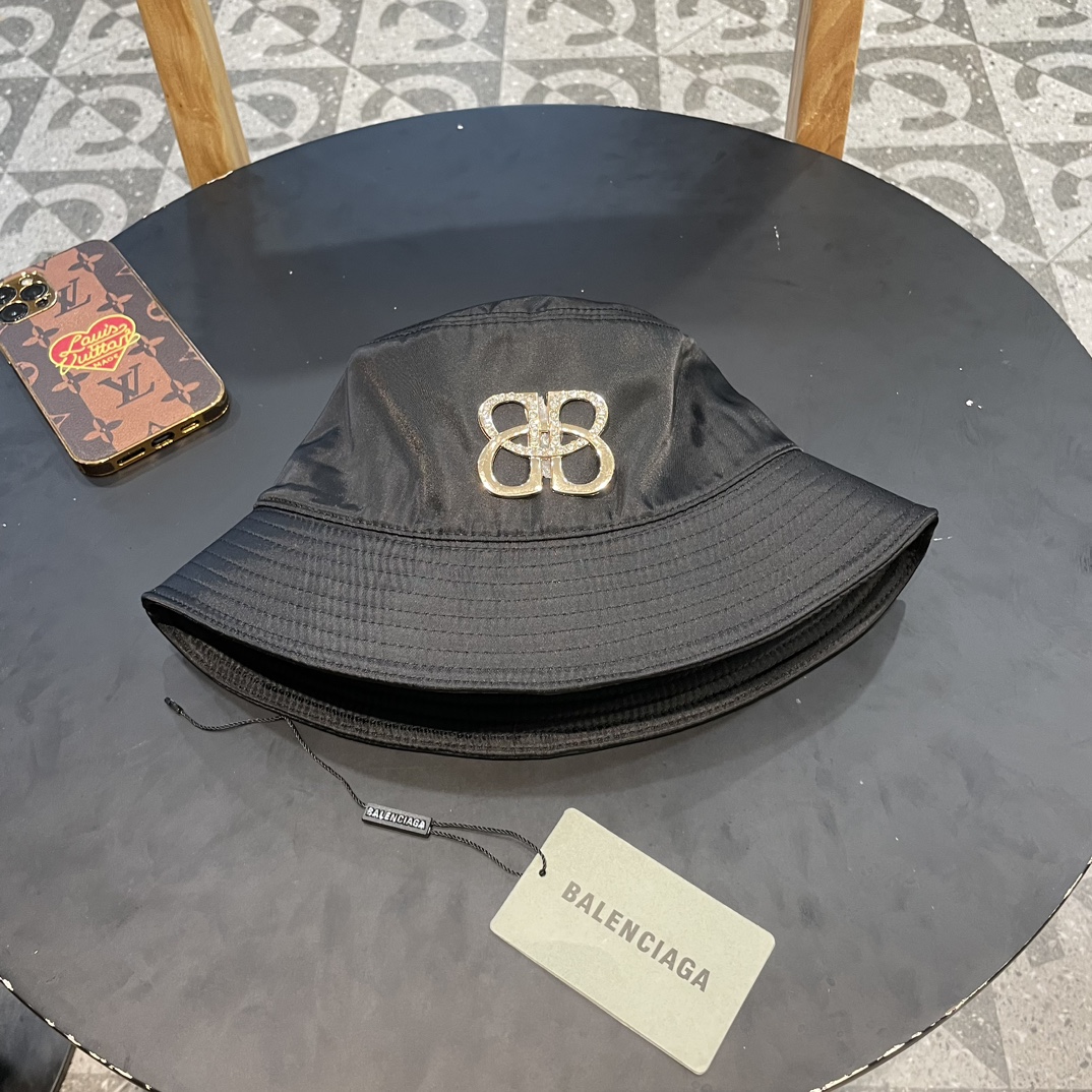 NO:201190,Balenciaga new fisherman hat, craft fabric design sense, fisherman hat, baseball hat, knit hat, hat, balenciaga, espadrilles, hats19860909巴黎世家新款渔夫帽 工艺面料设计感满满帽子渔夫帽棒球帽针织帽,帽子,balenciaga,espadrilles,hats,hat