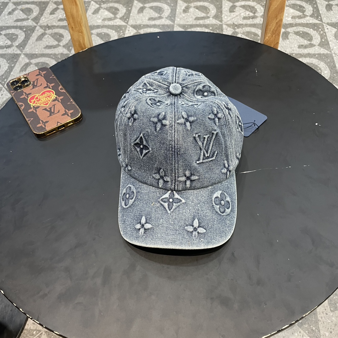 NO:201185,LV (Louis Vuitton) original single baseball cap, washing cowboy, 1:1 mold opening customization for counter, original denim fabric   top layer cowhide, light and breathable!  Excellent quality, base head circumference 57cm adjustable. Hat fisherman hat baseball hat knit hat, hat, louis vuitton, louis vuitton, espadrilles, cowhide, hats19860909LV(路易威登)原单棒球帽, 洗水牛仔,专柜1:1开模订制,原版牛仔布料 头层牛皮,轻盈透气！质量超赞,基础头围57cm可调节.帽子渔夫帽棒球帽针织帽,帽子,louis vuitton,louis vuitton,espadrilles,cowhide,hats,hat