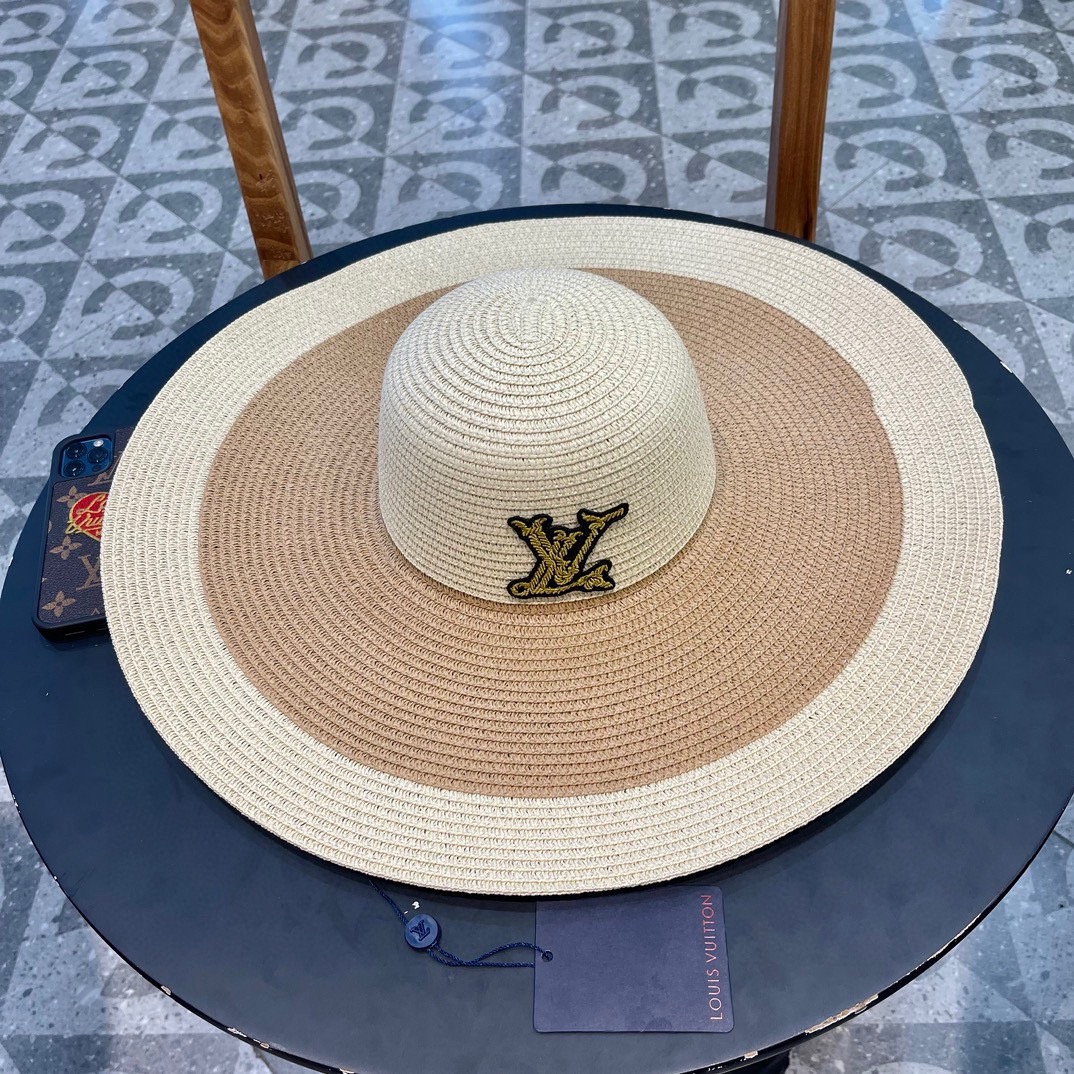 NO:201771,LV Louis Vuitton's new straw woven sunshade big hat beach style, simple and elegant, versatile item ~ the first choice when going out, the new hat is super beautiful, must wear a hat when going out, fisherman's hat baseball hat knit hat, hat, louis vuitton, louis vuitton, espadrilles, espadrilles, hats19860909LV 路易威登新款草编遮阳大帽檐草帽沙滩风格,简约大方,百搭单品～外出首选,新款帽型超美腻,出门必带帽子渔夫帽棒球帽针织帽,帽子,louis vuitton,louis vuitton,espadrilles,espadrilles,hats,hat