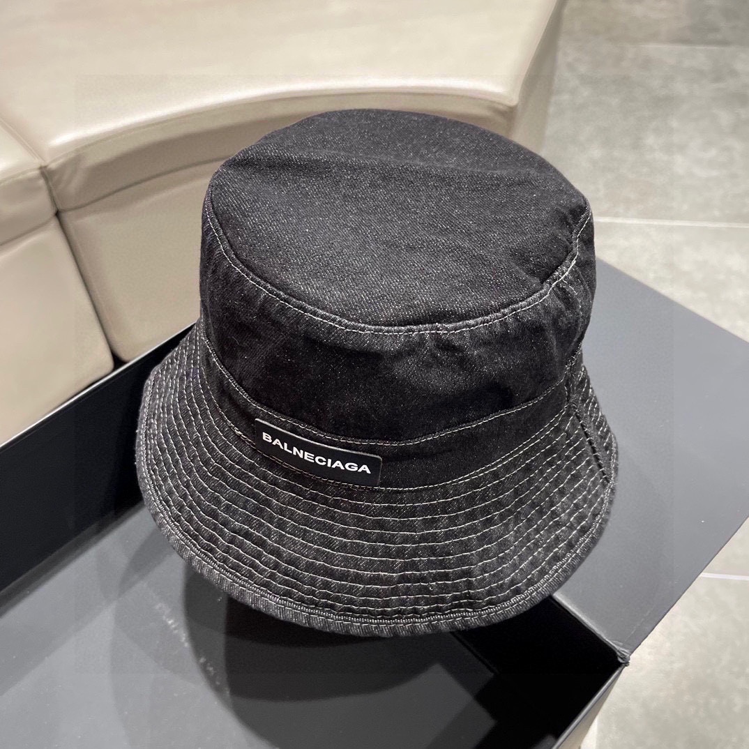NO:201622,Balenciaga - Retro Washing Fisherman's Hat Hot ~ The style is very retro!  The hat is very good, the big head is also very stylish~ The same style as men and women, it is a hot sale!  !  Hat fisherman hat baseball hat knit hat, hat, balenciaga, espadrilles,hats19860909巴黎世家-复古洗水渔夫帽 大热款~风格非常复古！ 帽型非常赞 大头围上头也很有型~ 男女同款 热卖！！帽子渔夫帽棒球帽针织帽,帽子,balenciaga,espadrilles,hats,hat