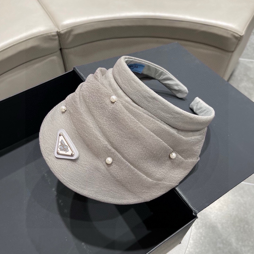 NO:201561,PRADA Prada sun hat women's empty top big brim UV protection new summer outdoor sun hat hat fisherman hat baseball hat knit hat, hat, prada, prada, espadrilles, hats19860909PRADA普拉达 防晒太阳帽女空顶大帽檐防紫外线新款夏季户外遮阳帽帽子渔夫帽棒球帽针织帽,帽子,prada,prada,espadrilles,hats,hat