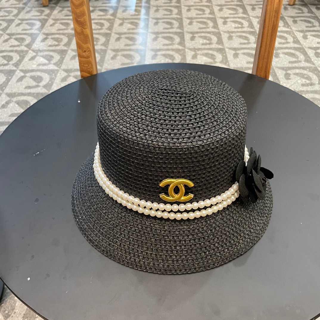 NO:201564,【CHANEL Chanel】The new camellia pearl chain woven flat top straw hat, the bucket hat must be matched with super easy to match when going out, hurry up and buy it!  Hat fisherman hat baseball hat knit hat, hat, chanel, chanel, espadrilles, hats19860909【CHANEL香奈儿】新款山茶花珍珠链条编织平顶草帽,桶帽出街必备超好搭配,赶紧入手！帽子渔夫帽棒球帽针织帽,帽子,chanel,chanel,espadrilles,hats,hat