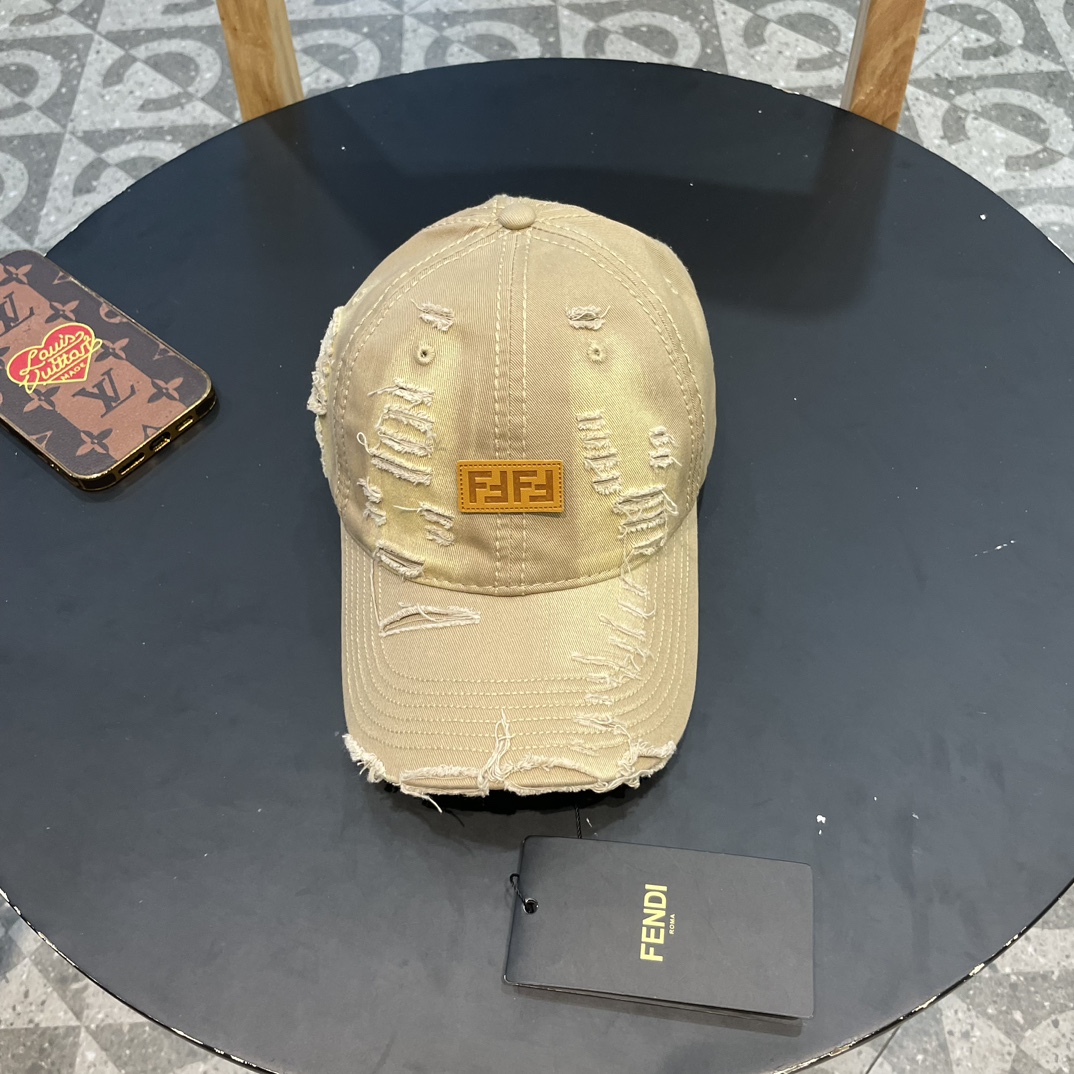 。FE*DI Fendi nuevo estilo doble F estampado vaquero gorra de béisbol minimalista y elegante, artículo de moda para infl…