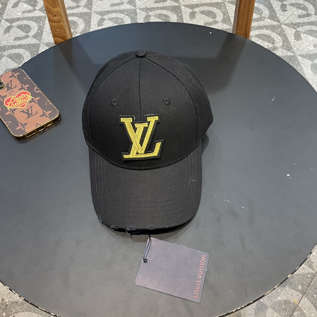 NO:201942,LV Louis Vuitton's new original single baseball cap, dark pattern printing, 1:1 mold opening customization for the counter, original Oxford fabric   top layer cowhide, pure cotton lining, light and breathable!  Excellent quality, base head circumference 56, patch adjustable. Hats Fisherman's hat Baseball hat Knit hat, hat, louis vuitton, louis vuitton, espadrilles, cowhide, hats19860909LV路易威登新款原单棒球帽, 暗纹印花,专柜1:1开模订制,原版牛津布料 头层牛皮,纯棉内里,轻盈透气！质量超赞,基础头围56,贴片可调节.帽子渔夫帽棒球帽针织帽,帽子,louis vuitton,louis vuitton,espadrilles,cowhide,hats,hat